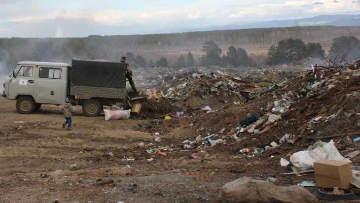 В Севске мусорная свалка вышла из своих границ