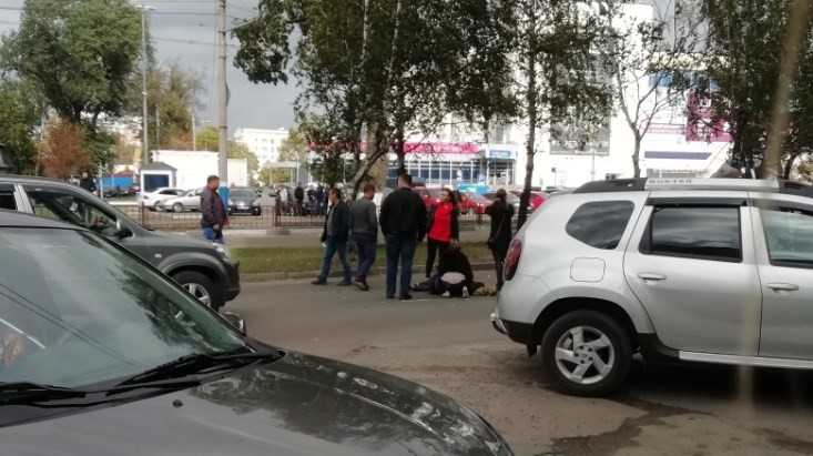 В Брянске автомобиль сбил парня на закрытом переходе возле «БУМ-Сити»‍