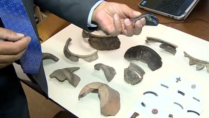 В Брянске археологи при раскопках нашли украшения и нож XII—XIII веков‍