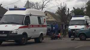 На улице Почтовой в Брянске «Жигули» сбили мопед с двумя подростками
