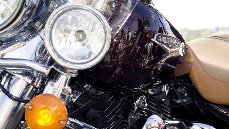 На брянской объездной дороге покалечился беспечный ездок на Harley-Davidson