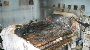 В Погарском районе пожарные потушили горевшую постель