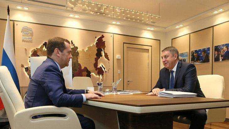 Брянский губернатор отчитался Дмитрию Медведеву о делах области