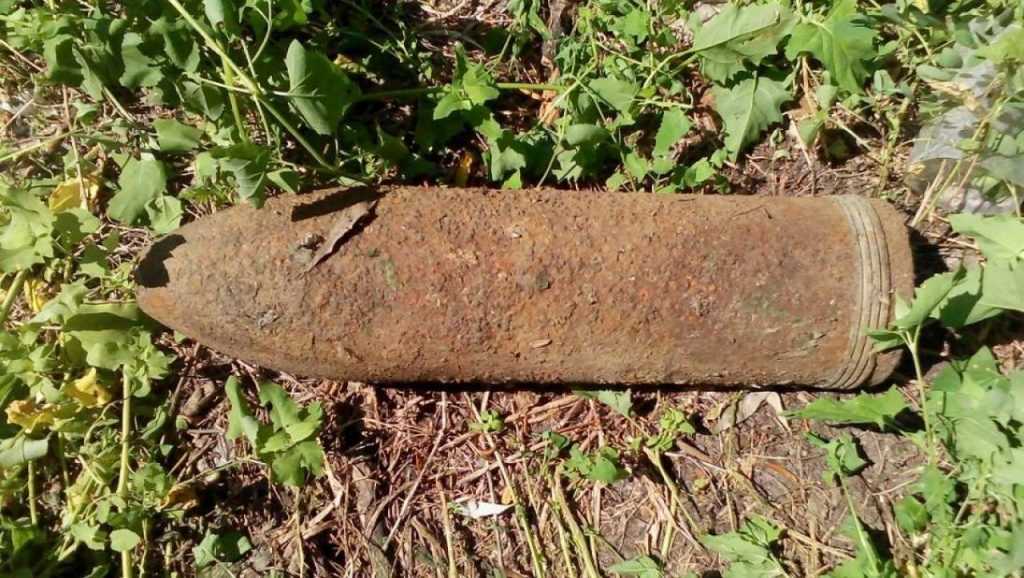 В Брянском районе обнаружили артиллерийский снаряд
