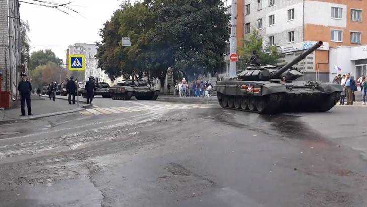 В Брянске прошла полномасштабная репетиция большого военного парада‍