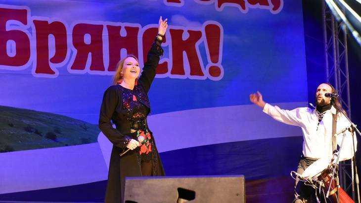 День города в Брянске завершился великолепным концертом и салютом‍
