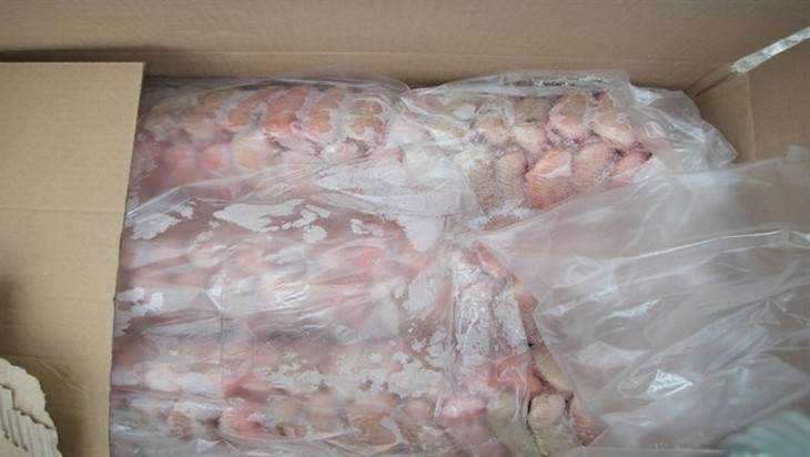 Брянские инспекторы вернули белорусам курятину с переклеенными этикетками