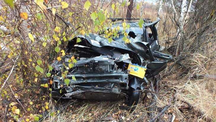 На брянской трассе в перевернувшемся автомобиле пострадали 3 человека