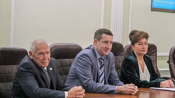 Брянский учитель Юрий Клюев встретился в БГУ с будущими педагогами