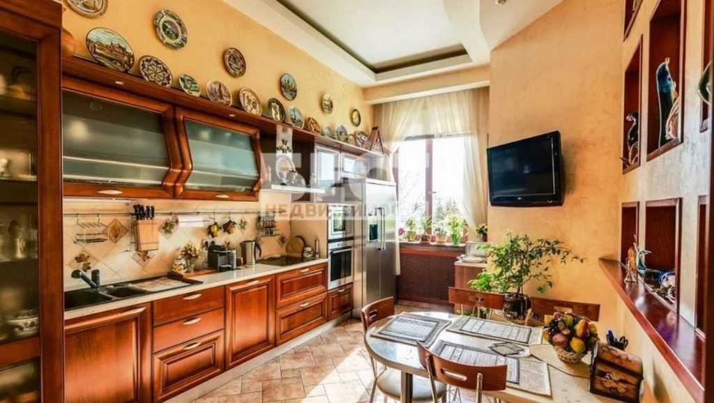 Дорого и богато: В сети опубликовали фото квартир москвичей за 100 миллионов