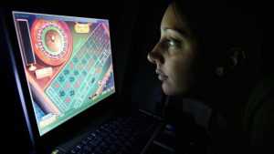 Банда из восьми человек ответит за интернет-казино в брянских городах