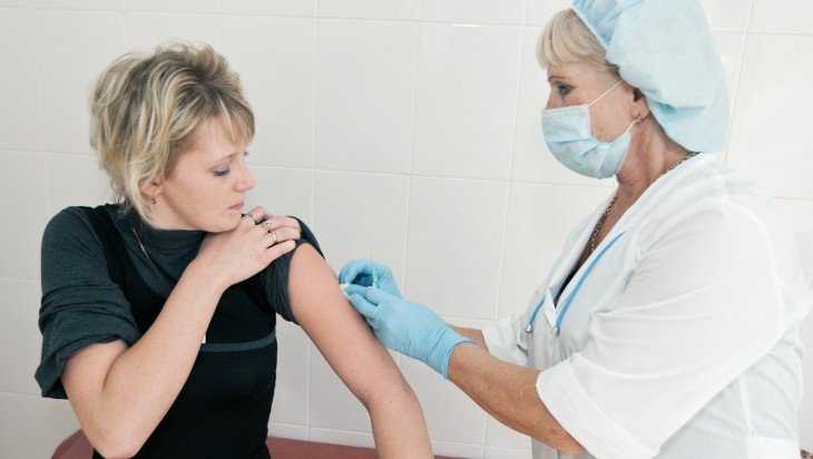 В Брянск завезли 300 тысяч доз вакцины от гриппа