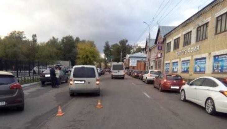 В Бежицком районе Брянска Volkswagen сбил 15-летнюю девочку