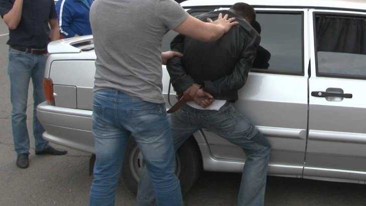 Житель Карачева по ошибке предложил наркотики полицейским