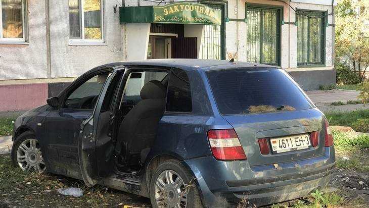 В Брянске вандалы распотрошили очередной автомобиль