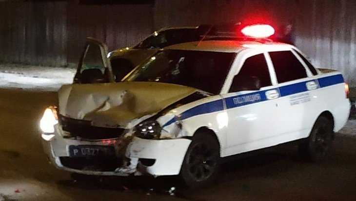 В Брянске полицейский автомобиль вечером угодил в серьезную аварию‍
