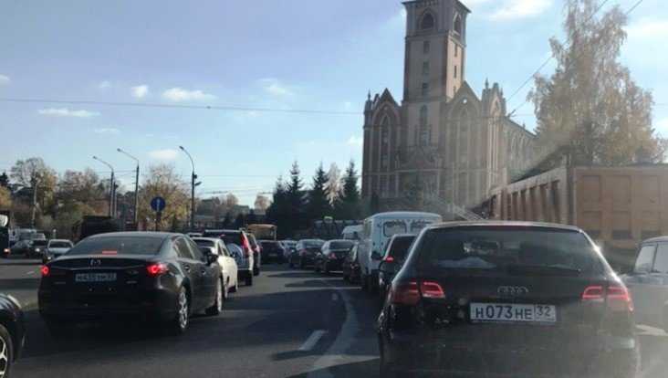 В Брянске сообщили об огромной пробке на Городищенской горке