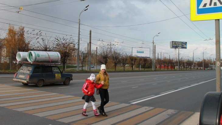 В Брянске на кольце возле мясокомбината сделают пешеходный переход