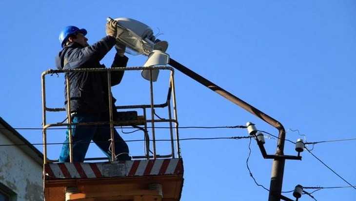 Уличные светильники в Брянской области заменят на светодиодные
