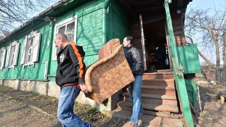 В Гордеевском районе выселили 9 семей, получивших компенсации за жилье
