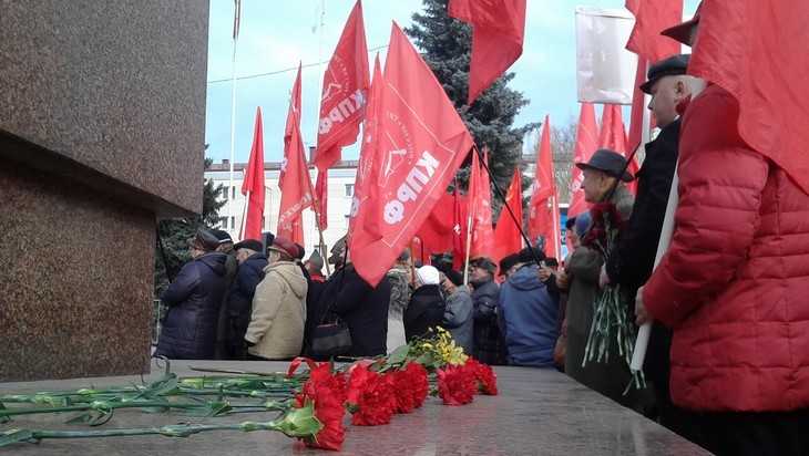 Брянские коммунисты решили провести свой митинг 7 ноября