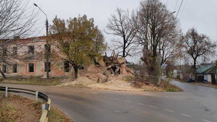 Прокуратура проверит все аварийные здания из-за обрушения дома в Клинцах