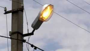 Власти объяснили, почему в Брянске днём горят фонари