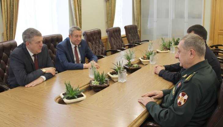 Брянский губернатор Богомаз встретился с командующим войск Росгвардии