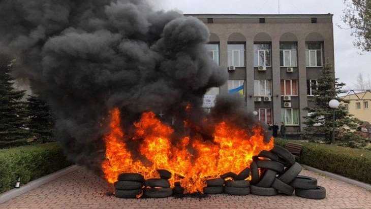 На Украине начали жечь шины из-за нехватки газа и дров