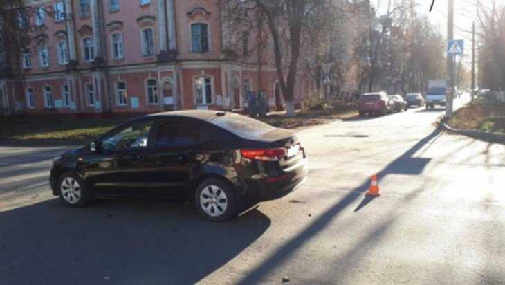 В Брянске на улице Комсомольской легковушка сбила пешехода на «зебре»