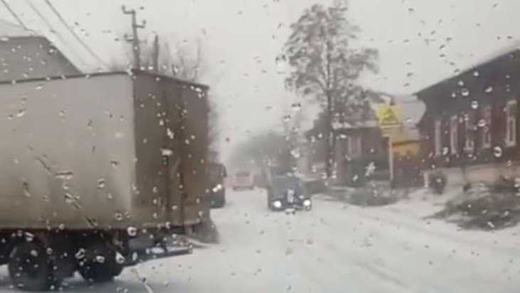 В сети появилось видео снегопада в брянском Новозыбкове