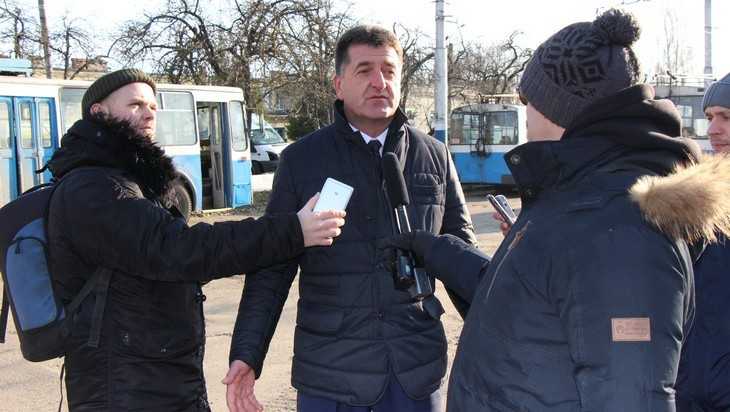 Глава Брянска Хлиманков оценил печальные пейзажи троллейбусного депо