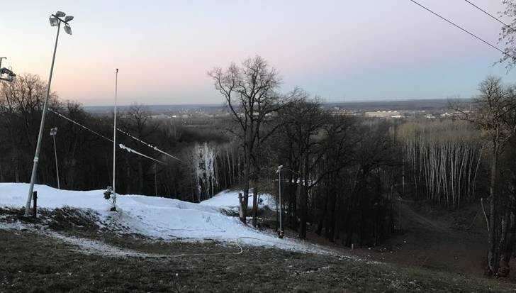 В Брянске даже без снегопадов проложили первую лыжню
