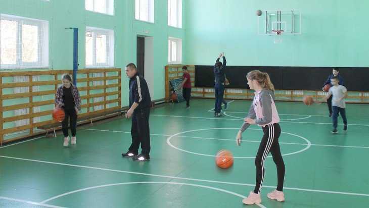 В школе Клинцовского района после ремонта открыли спортзал