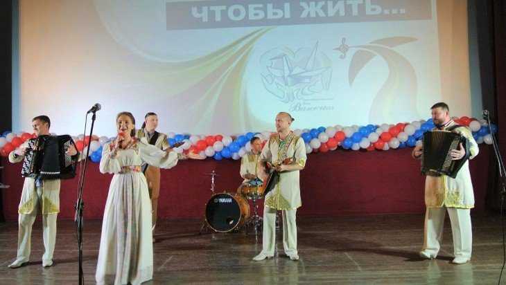 В Почепе прошел благотворительный концерт для фонда «Ванечка»