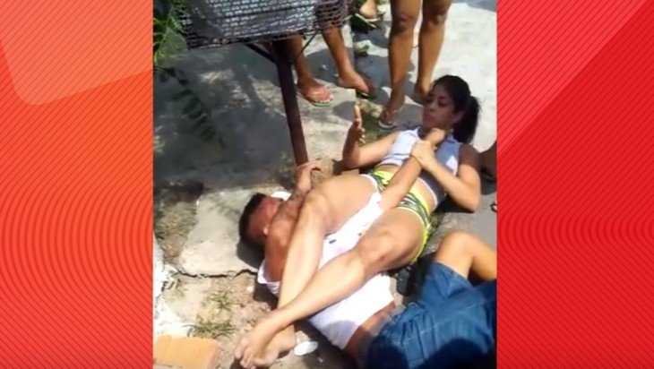В сети опубликовали видео умелого задержания грабителя 22-летней девушкой