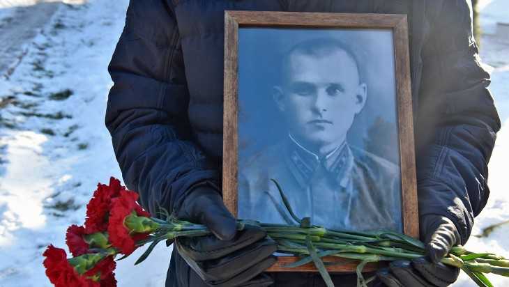 В Брянске захоронили останки погибшего во время войны лейтенанта