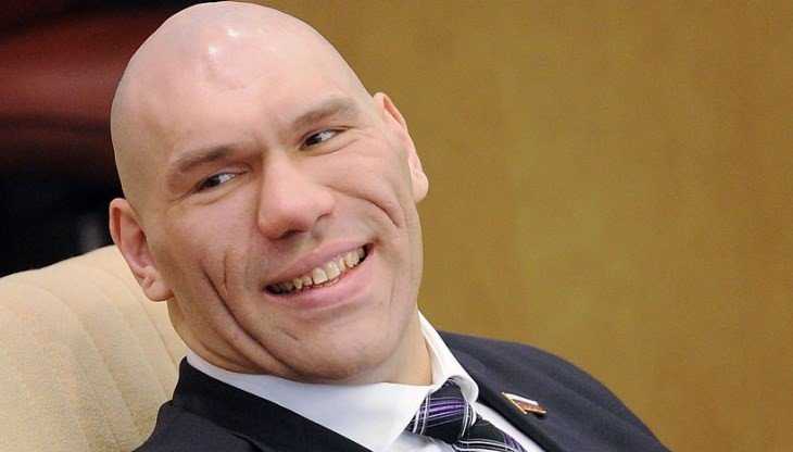 Брянскому депутату Валуеву предложили поздравить россиян вместо президента