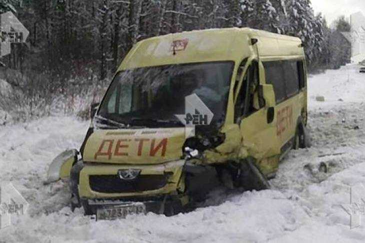Брянские следователи начали проверку в связи с аварией школьного автобуса