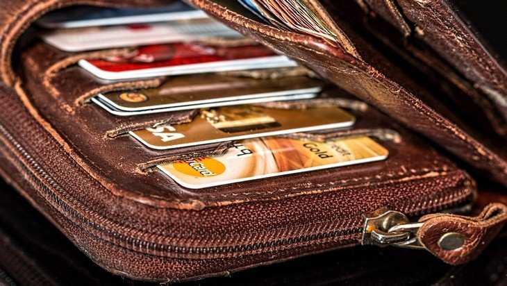 В Брянской области выдали почти 350 тысяч банковских карточек «Мир»