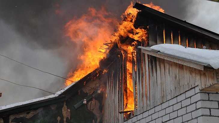 В Жуковском районе при пожаре под Новый год погибли двое рабочих