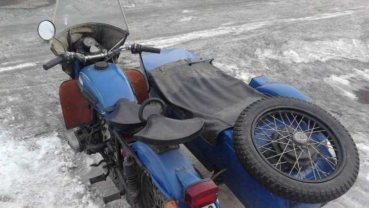 В Брянске столкнулись мотоцикл «Урал» и автомобиль «Рено»