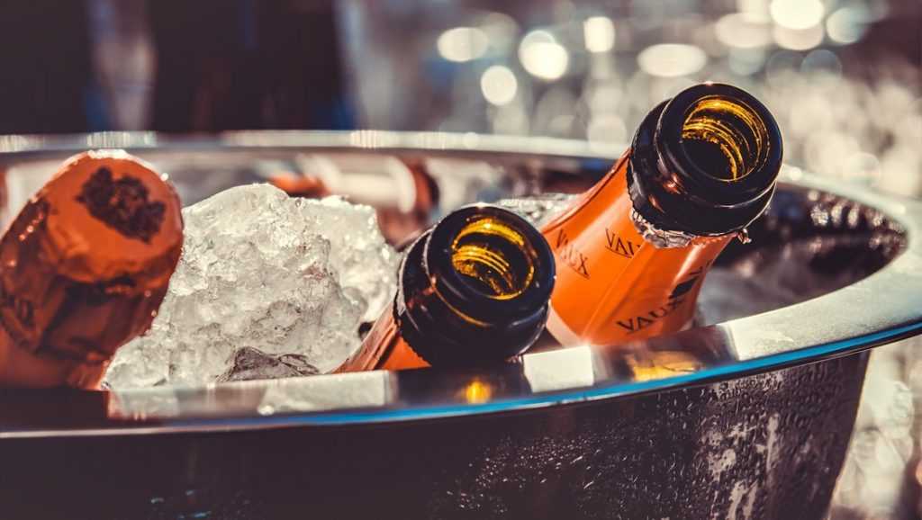 Эксперты рассказали о выборе шампанского на Новый год