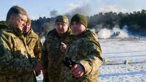 Порошенко заявил о стягивании войск к российской границе