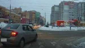 В Брянске водителя по видеозаписи наказали за остановку на «зебре»