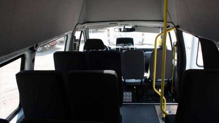 Погарский район получил два новых автобуса за счет областной казны