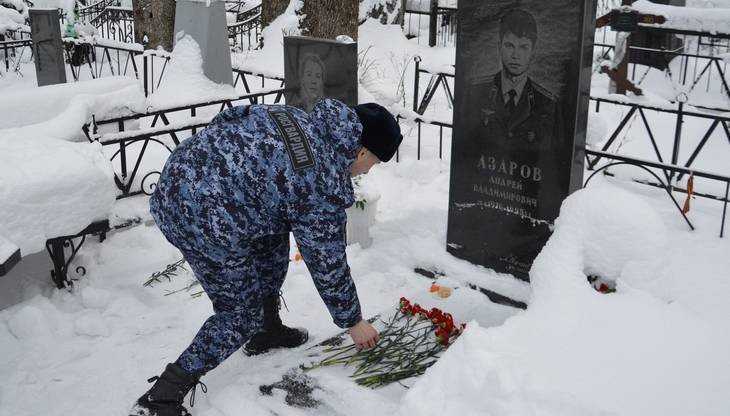 Брянские росгвардейцы почтили память погибшего на Кавказе офицера