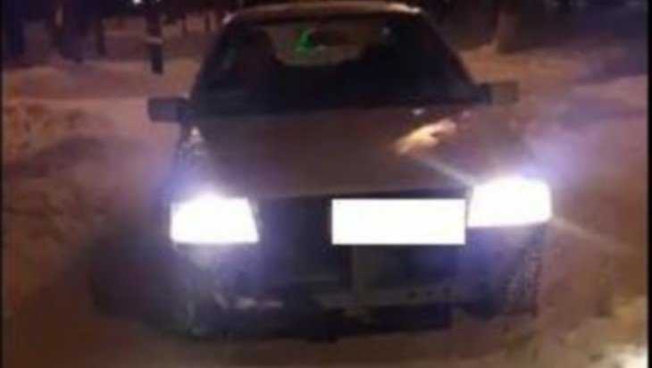В Брянске водителя оштрафовали за езду в новогоднюю ночь по тротуару