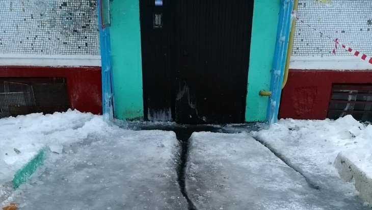 В Брянске пристыдили замурованных льдом жалобщиков из многоэтажки