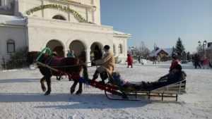 В Брянске 500 детей покатали на лошадях возле Кафедрального собора